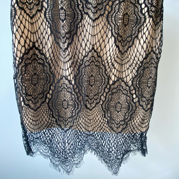 Lace Mini Skirt - Picture 2 of 3